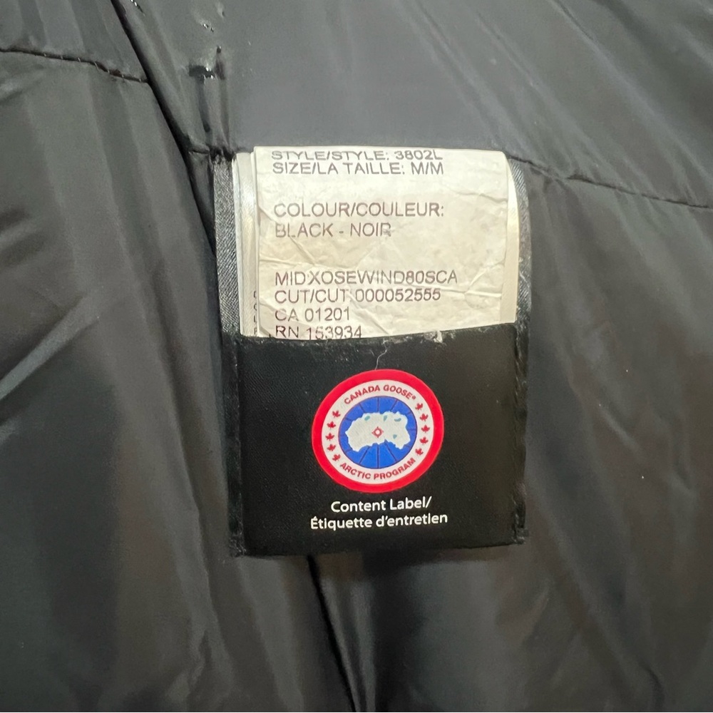 Canada Goose Women's Shelburne Parka - Black with Fur - Like New - Medium - Picture 6 of 15
